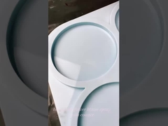 Glanz in klarem Harz