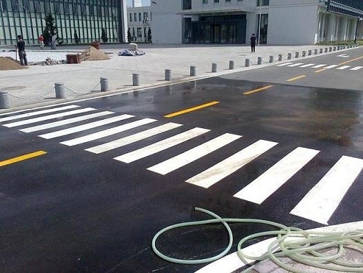 Flüssiges Lösungsmittel-basierte Straßenmarkierung Farbe Gute Haftung Eine Komponente